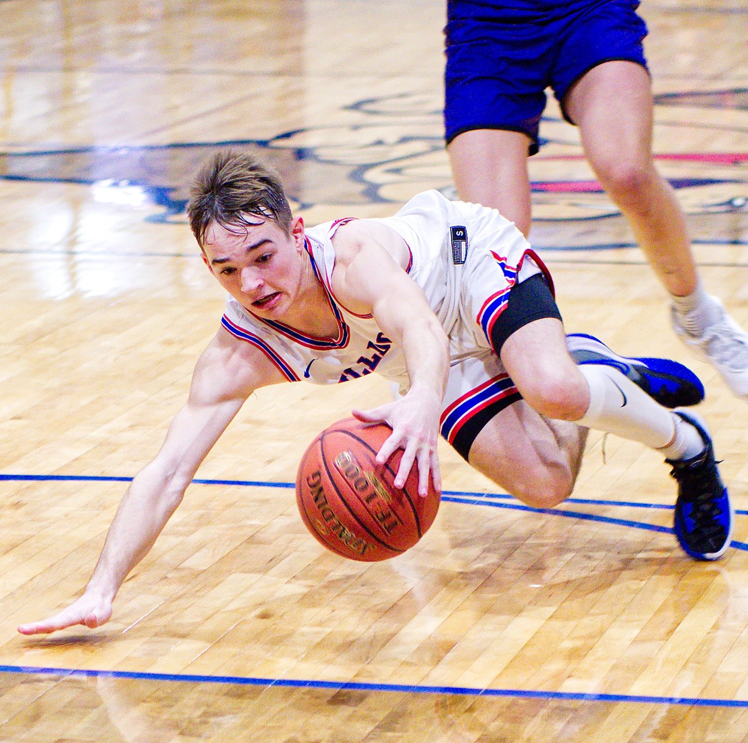 Ford Tannebaum tracks down a loose ball before being fouled and making two crucial free-throws in the final moments of the game. [more hoops highlights here]